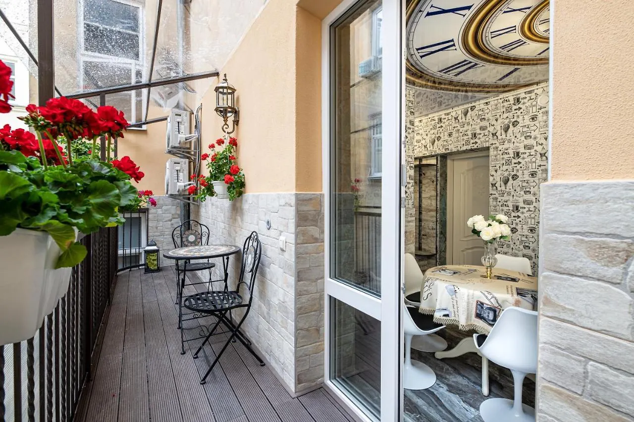 2 - Bedroom Apartments Galicia Lviv 0*,